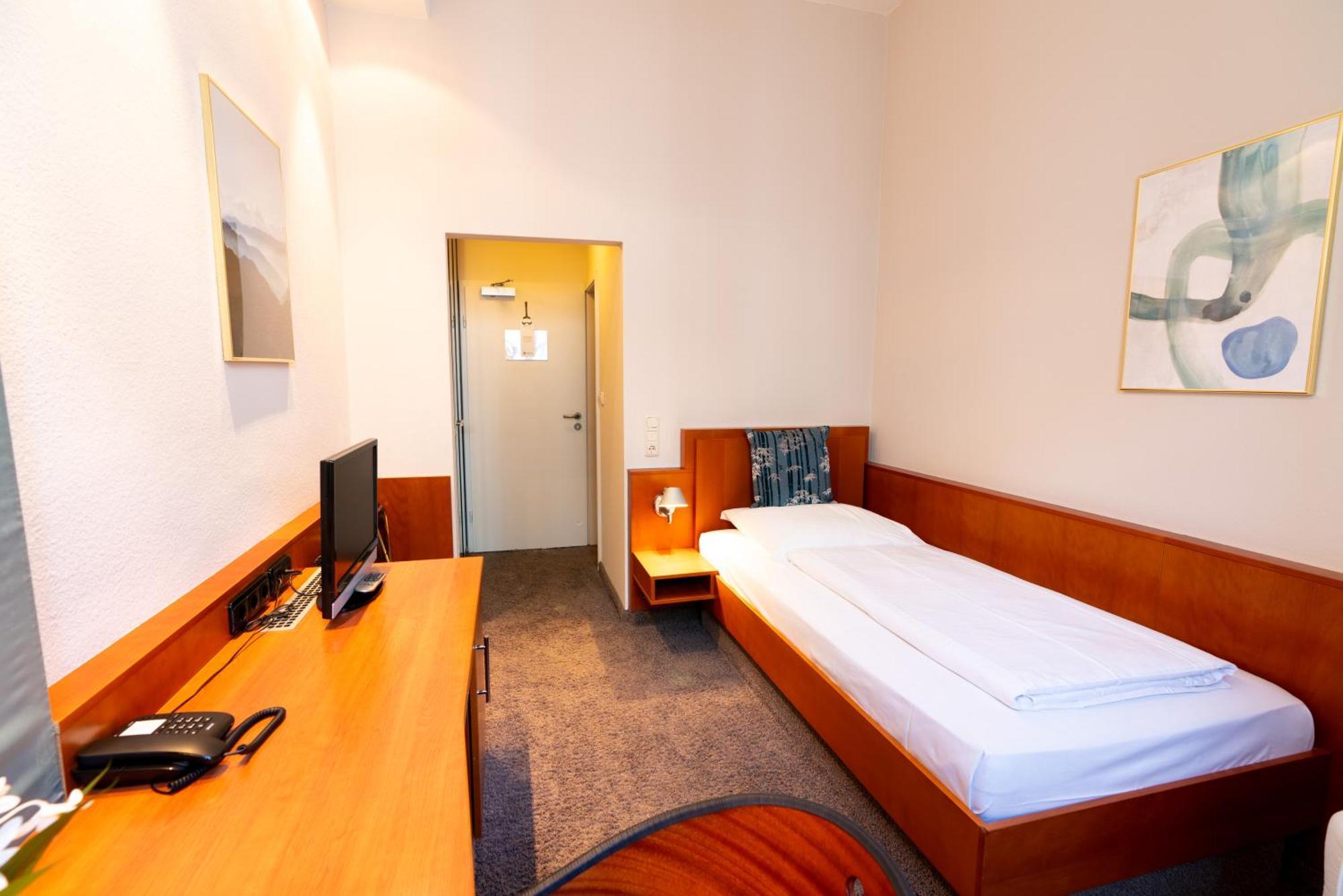 Carlton Hotel
