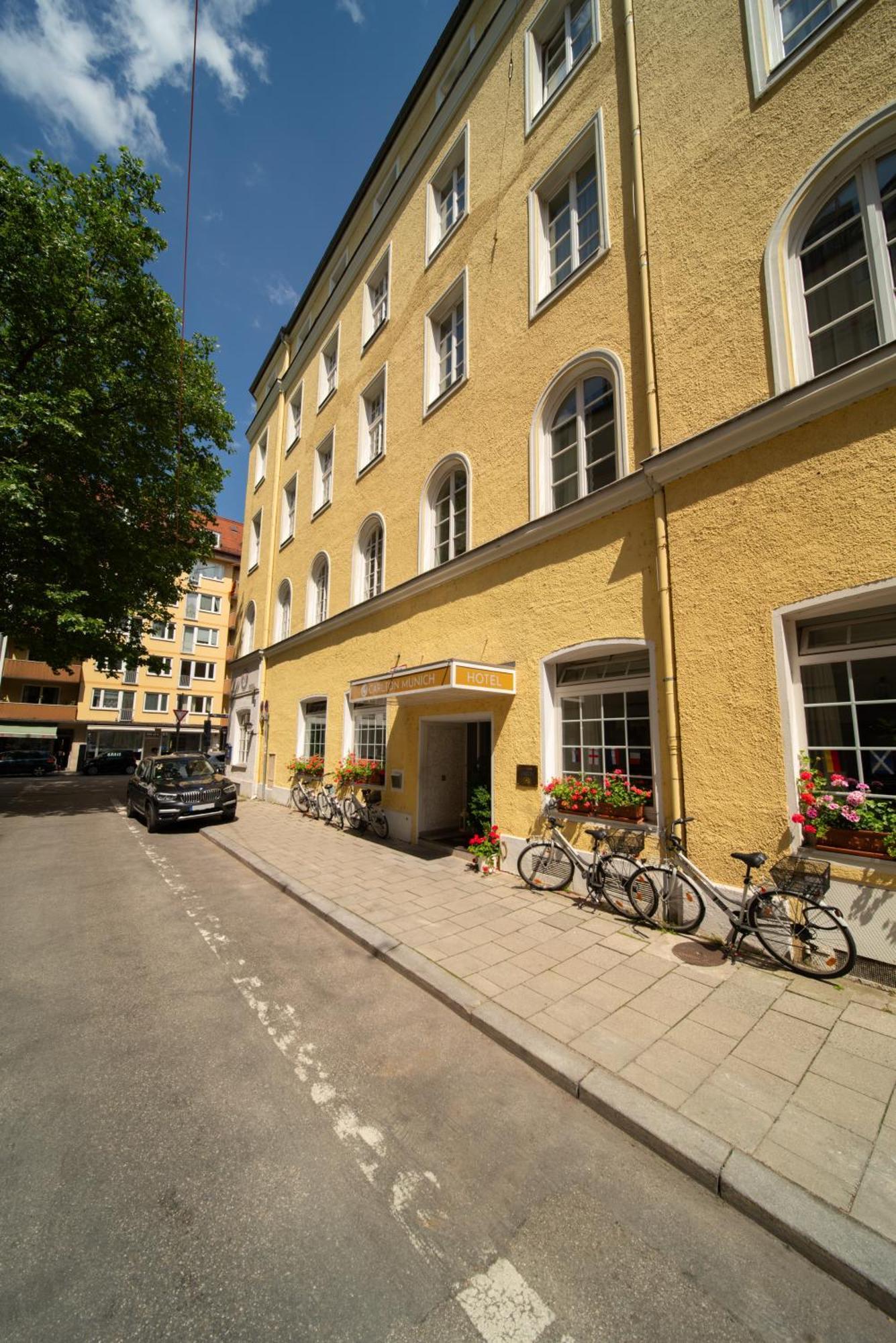 Carlton Hotel